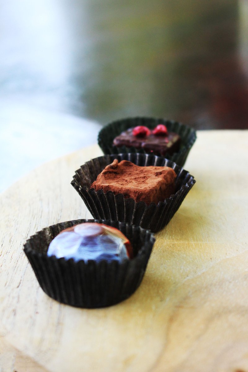 Jordan_Wines's tweet photo. Our Jordan &amp; Afrikoa Experience is available 7 days of the week! Enjoy four Jordan Estate wines which have been perfectly paired with five locally produced artisanal chocolates from Afrikoa. 

Book your Jordan &amp; AFRIKOA Experience here: https://t.co/xqa9Omw7mY 

#premiumatplay https://t.co/EmxX9RVx5m