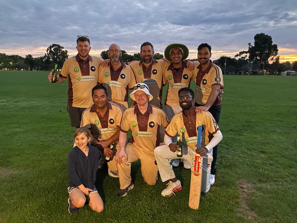 NZAustralia's tweet photo. The sun was setting behind the clouds &amp; hope was fading with the light as the Overarmers managed to chase 100 runs off their final 10 overs during their @LMSCanberra finals match - which helped our High Commission 🏏 team avoid the wooden spoon. Scorecard: https://t.co/hHd7mHHeJr https://t.co/ubkUgrvIUT