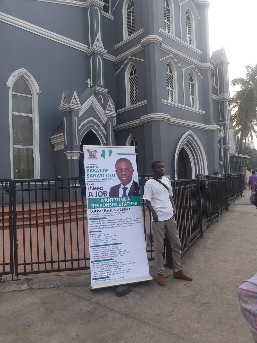 Saw this guy infront of CMS Cathedral this morning.

I'm guessing this was a last resort as he badly needs a job. If there is anyone our there who can help him get a job pls reach out to him.

Closed mouth don't get fed and asking is the first step in finding better. 

Please RT.