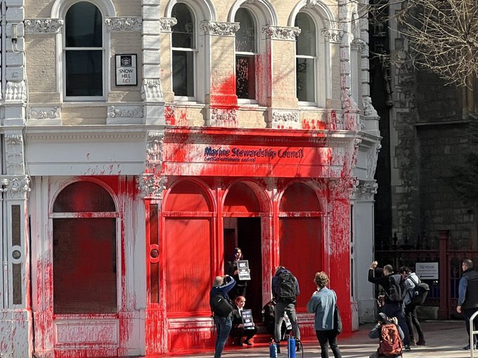 Temple and Farringdon Together condemns yesterday’s uncalled for attack on the Marine Stewardship Council’s office in our Ward. We believe in developing a sustainable food chain supported by the work of <a href="/MSCintheUK/">MSC in the UK</a> whose staff should be allowed to do their important job in peace.