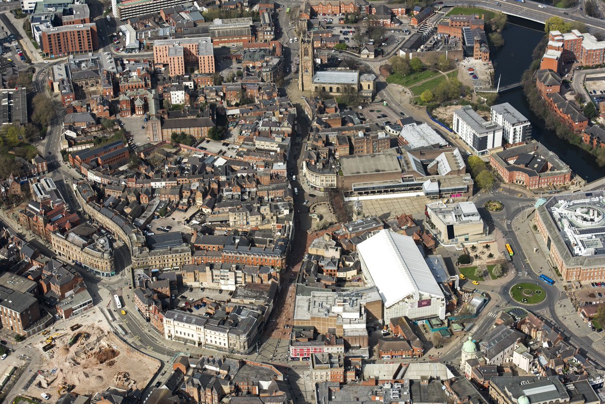 HistoricEngland's tweet photo. 🛩️ Derby City in 1921 and 2021. Can you see what has changed?

🆕 With our new Aerial Photography Explorer, you can search an online map of aerial photographs from the past 100 years.

Over 400,000 images have been added, covering nearly 30% of England. ➡️ https://t.co/sOEUjlaOIN https://t.co/JKAP241Nb8