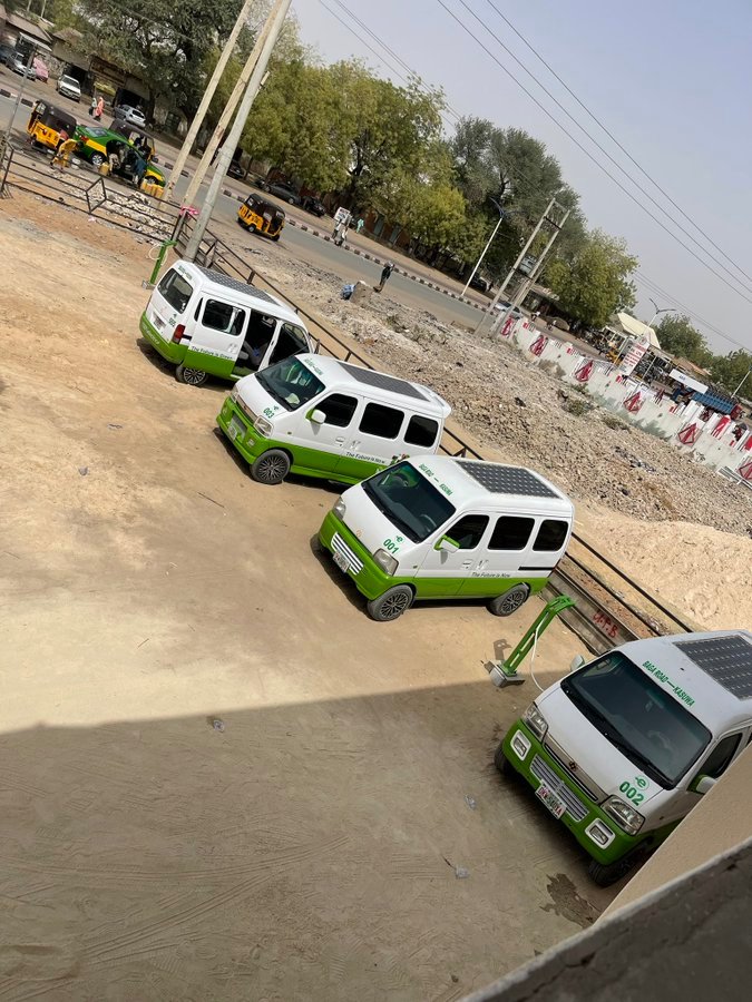 OvieNews's tweet image. Nigerian genius in Borno , Mustapha Gajibo ,continues to convert fuel-run cars into complete-electric vehicles that use solar power after being fully charged for 35 minutes at charging platforms. Tricycle and public bus operators are bringing out their vehicles for conversion.