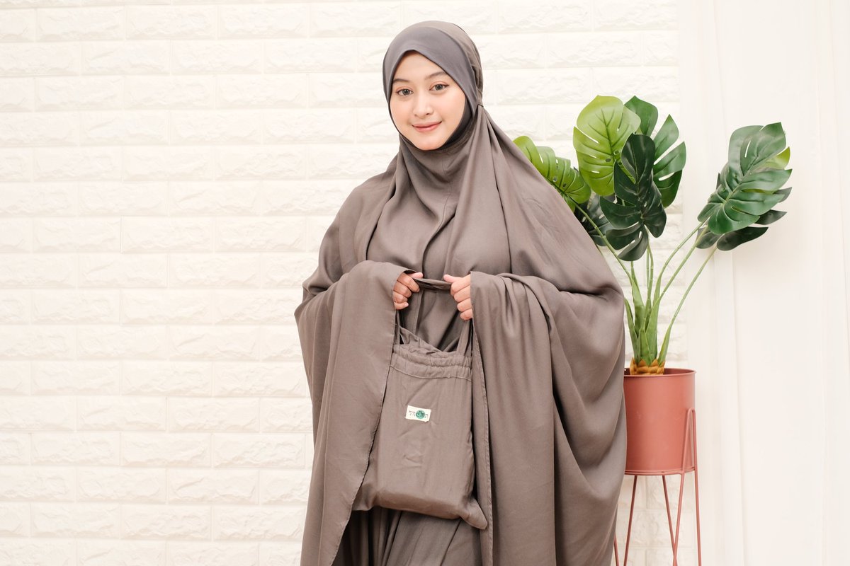 shemaabayaa's tweet photo. Selling point Mukena SHEMA adalah :

-Bahan yang super adem karena terbuat dari Rayon Premium

-Bagian kepala yang terbuat dari jersey yang adem dan menyerap keringat sehingga menutupi dagu hingga ke depan dan menutupi rambut dengan baik walau tanpa ciput. 

🥰🙏 happy shopping! https://t.co/dW3FqCX3Xp