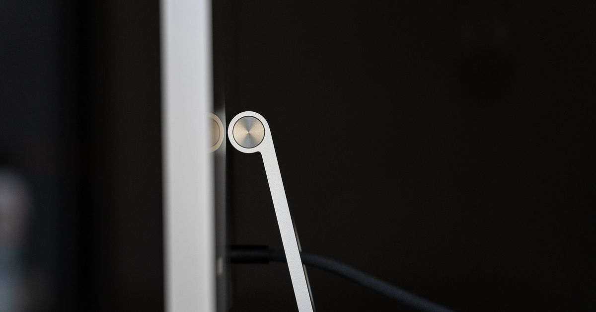 gadgetmanjay's tweet photo. Tech Update: Apple service centers can reportedly replace the Studio Display’s ‘built-in’ stands https://t.co/RCb9bMnNnU ...Let's Discuss? #digitaltransformation #digitalstrategy #digitalworkplace https://t.co/4JcydE5KSl