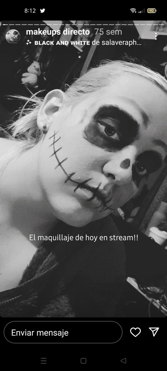 jsstallone's tweet photo. @AruserosLaSexta Cuando llegó de trabajar y mi hija le a dado por maquillarse y me pega unos sustos la hija de ..... https://t.co/MSVDjvxzUI