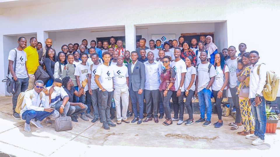 oluwadaser's tweet photo. #CodePlateau now has an experimental campus. A sigh of relief to every young person interested in tech up-skilling in Plateau state.

Ever wondered where you can always walk up to, to have your ideas dissected and co-create with other young people?

Thanks to @LalongBako https://t.co/1nwQ5ayLvK
