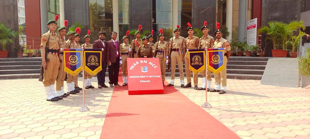 NCCBrindavan's tweet photo. On 21st march 2020 monday, demonstration of section formation by BSF was explained  in the Brindavan group of institutions ground at 4:00 pm. The program went on till 5:30 pm headed by AC officer PK singh.The program was inaugurated by the dean of BGI DR. rajshekhar patil. https://t.co/TUPEmwRKZq