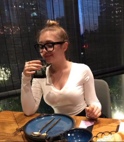 KissingChloe's tweet photo. Newly acquired a name, glasses girl https://t.co/4NgWgUNGsu
