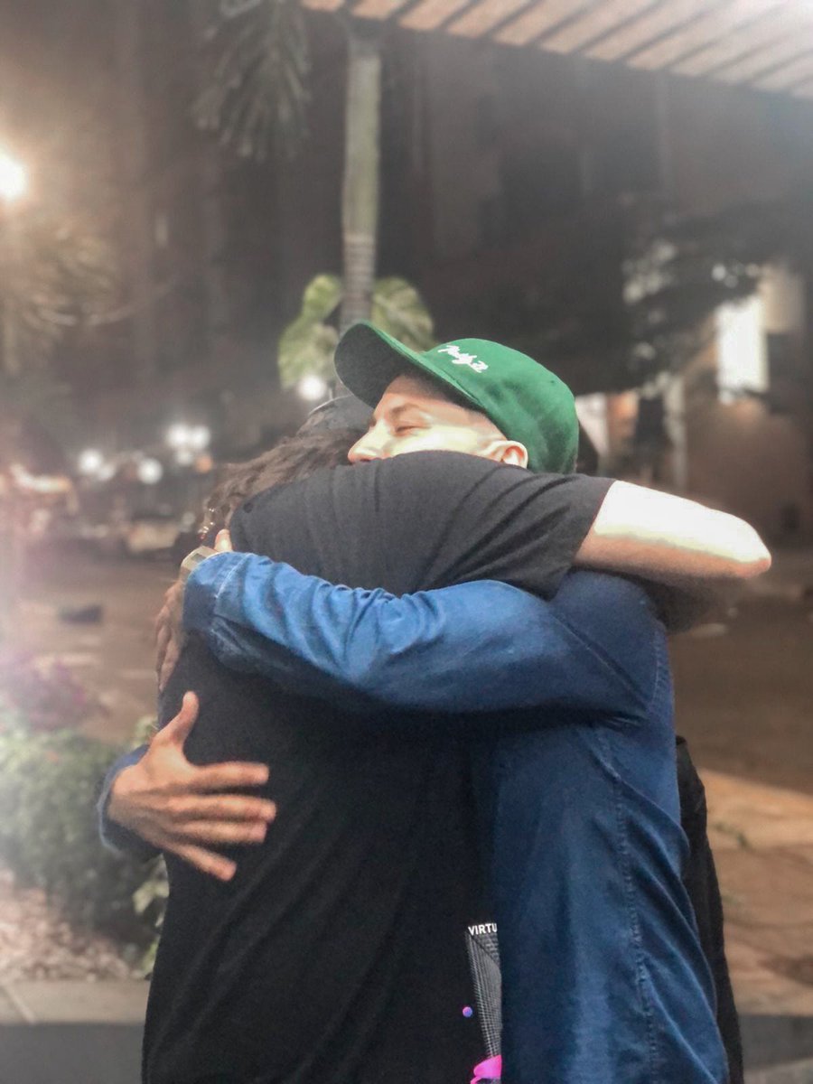 wialseja's tweet photo. Juli es mi parcero y hace música caribeña. Verlo en vivo es una nota y deseo que con el tiempo más personas conozcan su proyecto #NattyB #Bucaramanga
¡Qué viva la música! https://t.co/TkX751CLgE