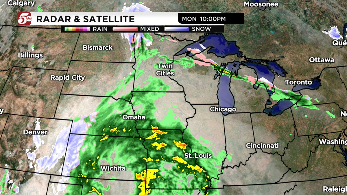 Look at all that rain to our south! That moves across most of eastern Minnesota and western Wisconsin tonight, and stays with us through Tuesday.

Potential rain totals, and chances for snow, are in my latest forecast: https://t.co/nWFaAnUy8J https://t.co/tl5ZU37M1o