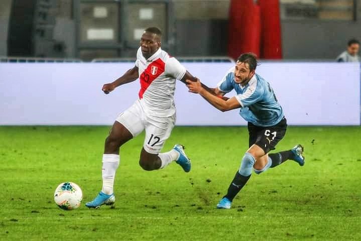 ulloalex15's tweet photo. Que nada ni nadie detenga nuestro sueño de poder llegar nuevamente a un Mundial. Contando las horas... ¡VAMOS PERÚ! 💪🇵🇪⚽🏆

📸Foto: Alex Ulloa.
#ArribaPerú https://t.co/6ErLuBzVRl