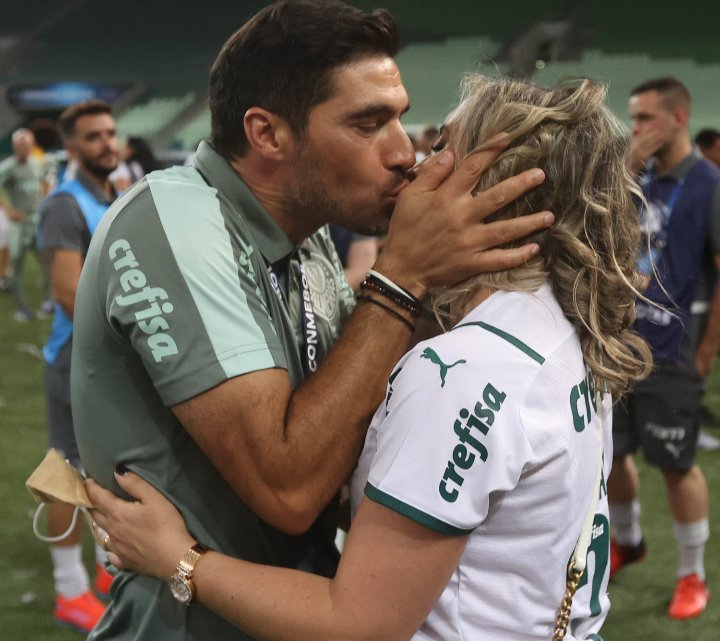 Infos_palestra's tweet photo. Por mais beijos assim, somos:
#FamiliaFerreiraNoBrasil
#AnaXavierNoPalmeiras
#VenhaPatroa
💚🐷 https://t.co/RaDM22gHzc