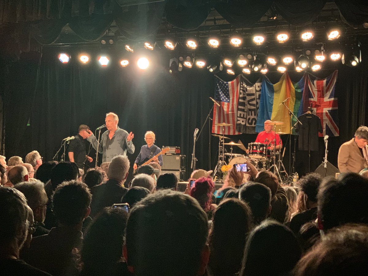soundminer's tweet photo. Gang of Four @theroxy 
Still brilliant
@DamienHirst https://t.co/pA51GvzSNT