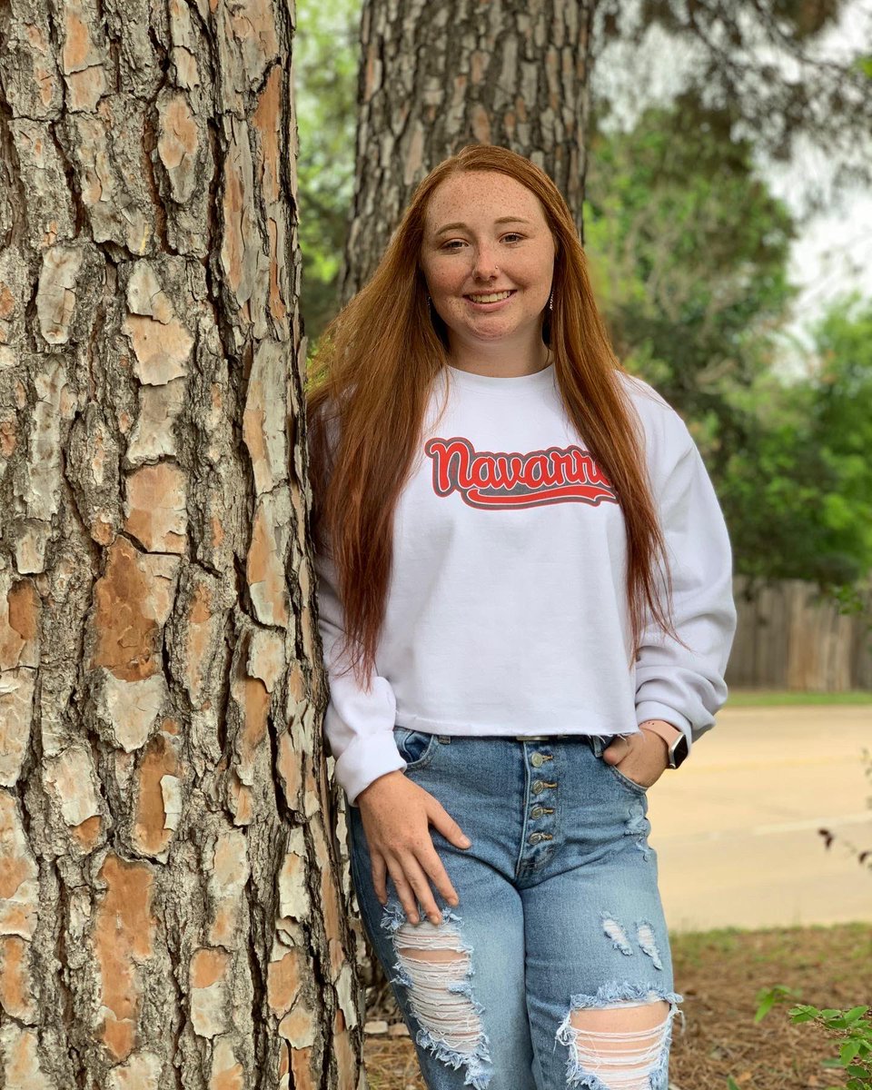 SMom00's tweet photo. Asking everyone to remember my girl. She tore her ACL and is scheduled for surgery on March 29th. She won’t be able to play softball for 7-9 months. This Mom’s heart hurts for her! https://t.co/kwh4pZqCwX