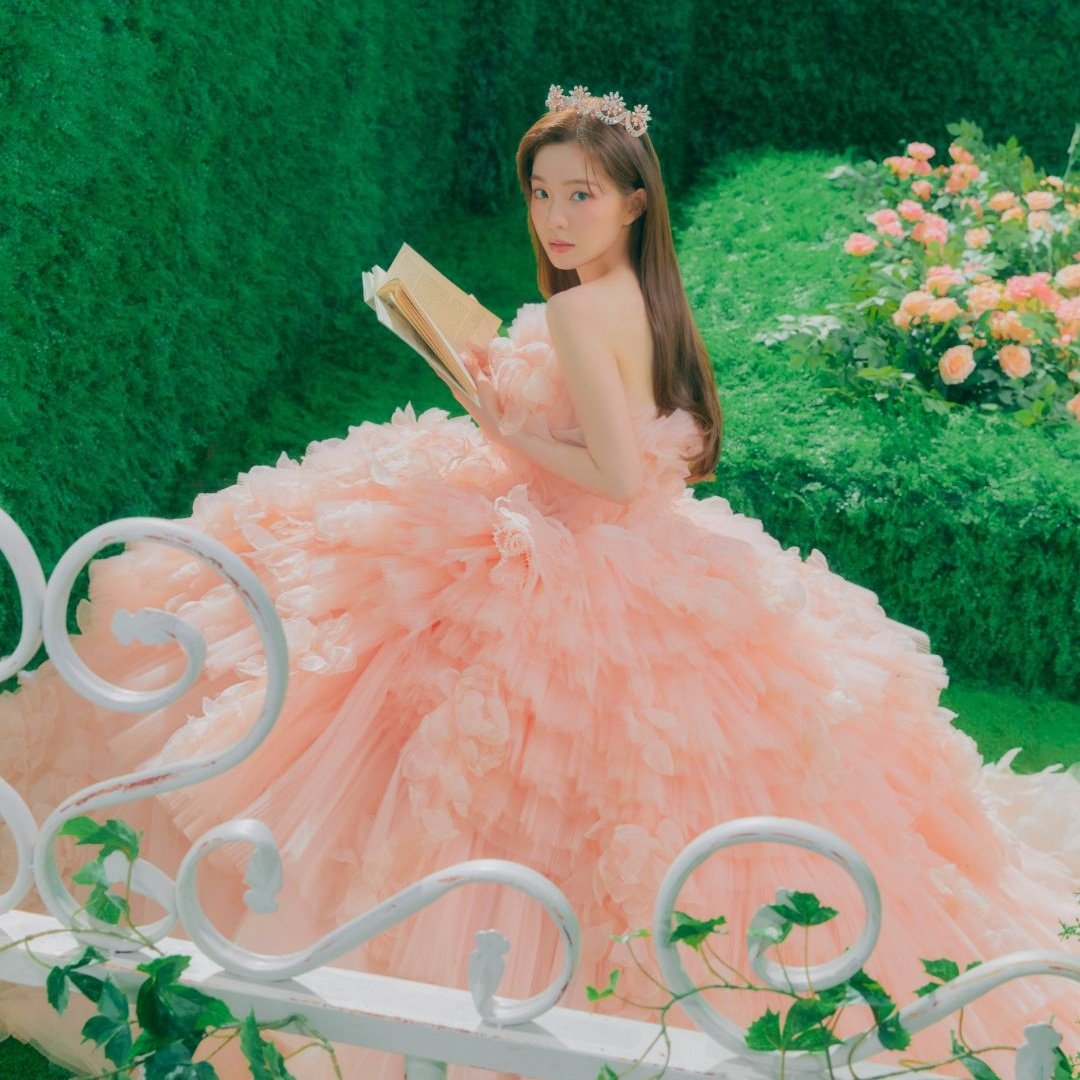 rose_ghosty's tweet photo. #NewProfilePic https://t.co/KsuUN4nLDW