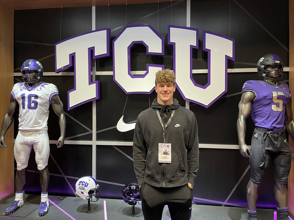 _JakeSimpson88's tweet photo. Thank you @CoachSonnyDykes for the invite! I had a great time at TCU, can’t wait to visit again. @CoachPJason504 @CoachNickStokes @story_kyle @Mitch_Kirsch @TCUFootball https://t.co/3iqjbTDJSz
