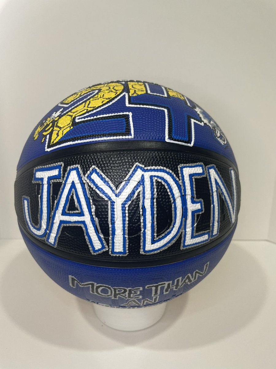 tanyamoes's tweet photo. Was honored to be asked to create this senior keepsake for this young man . Blessings to your future at Texas A&M. #velasabercats #basketball #srgift #morethananathlete https://t.co/2KpYKB4AdQ