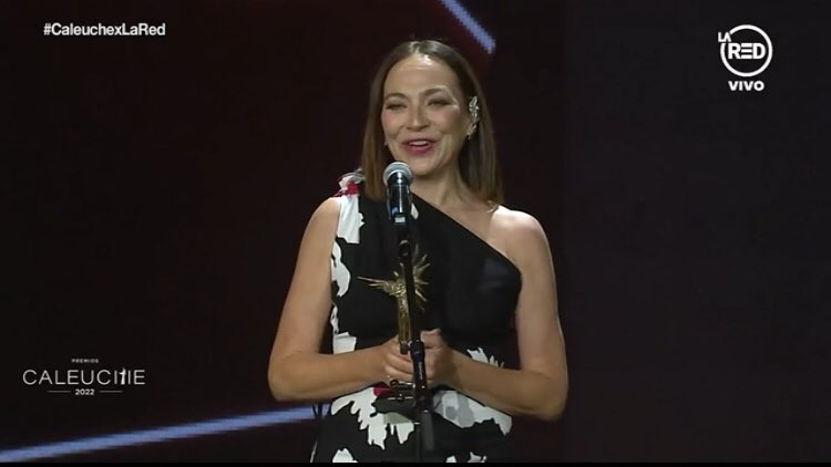 _ForoNovelas's tweet photo. #PremiosCaleuche2022 Patricia Rivadeneira @PatyRivadeneira gana como Mejor Actriz de Soporte por su aplaudido papel de Flavia en #DementeMega 🏆👏 #CaleucheXLaRed https://t.co/MZqi3O1uTJ