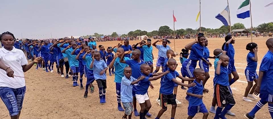 SierraIntlAcad's tweet photo. Annual sports meet in Kenema, Sierra Leone. Full participation, complete spirt. @SierraIntlAcad https://t.co/AaFDjDndi4