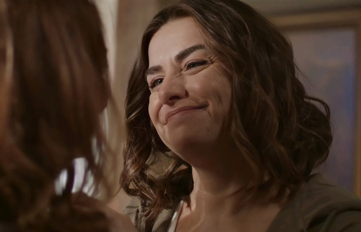 pagegirlsworld's tweet photo. Esa carita de enamorada 😍 https://t.co/52CFmbQFY4