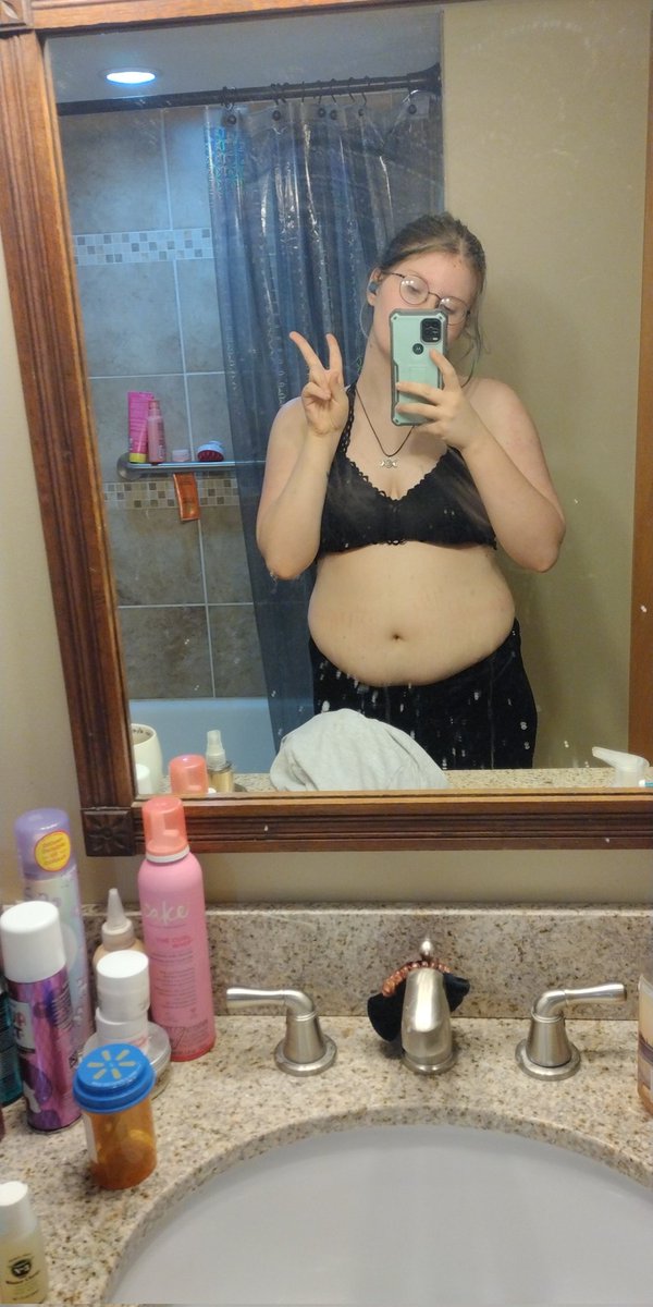 astrobloom_'s tweet photo. Felt like showing off my tummy

#ThickWoman #tummy #chubbyteens https://t.co/DhKVhpsFOX