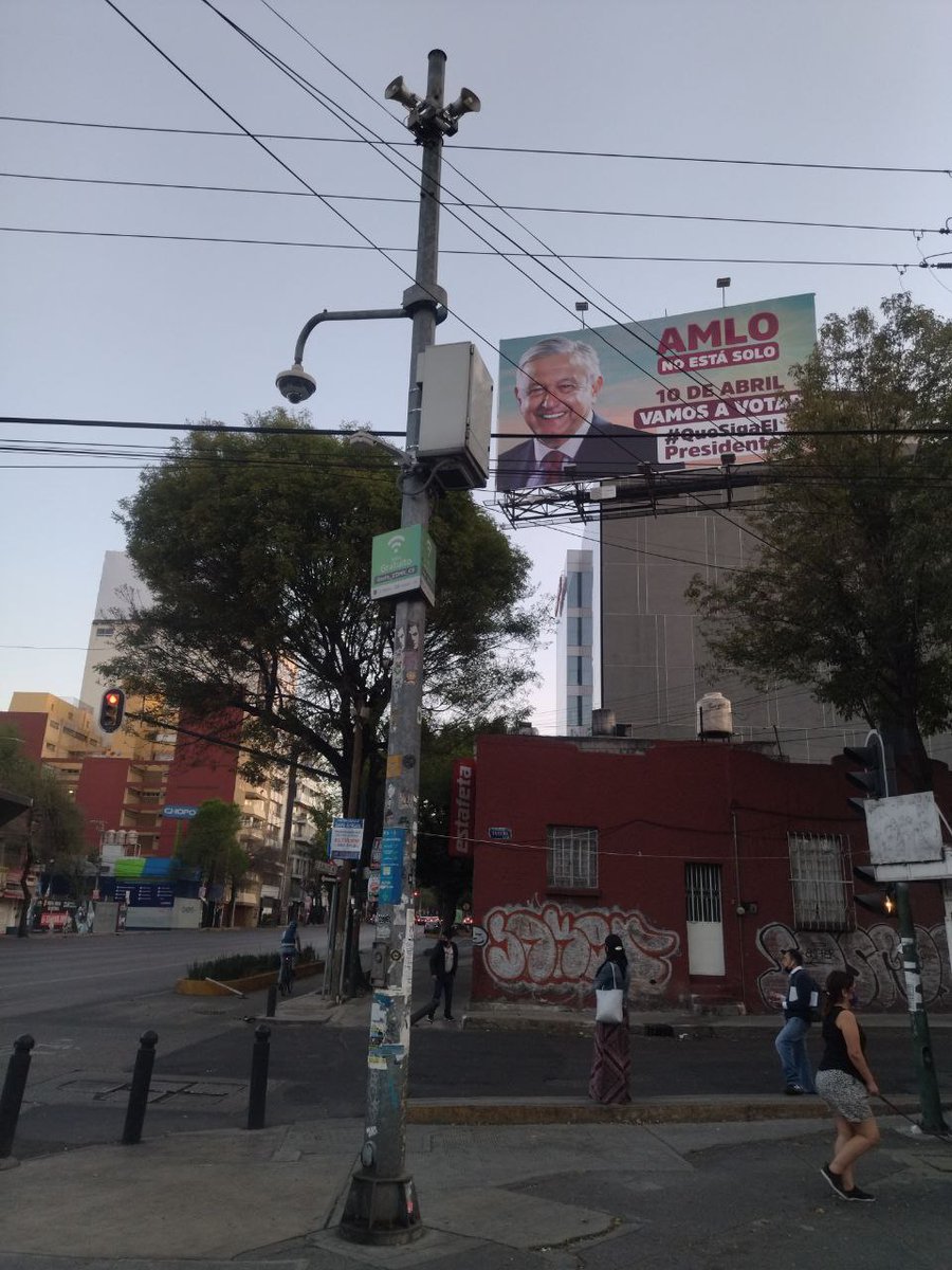 r2boy's tweet photo. Es Neto como le gusta hacerse Pen...... Verdad @INEMexico  @DiputadosMorena @FUERZA_MORENA  estos es Av Revolución y calle 4 día de hoy https://t.co/LwevnAD42e