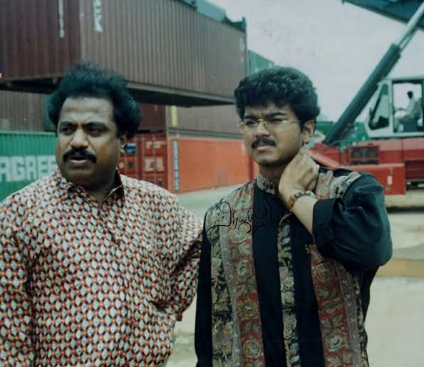 ivikram__'s tweet photo. Thalapathy Vijay's unseen rare picture with Britto ❤️
#ThalapathyVijay𓃵 #BeastCensor
#beast #Vijay𓃵 https://t.co/tzxXhoAspt