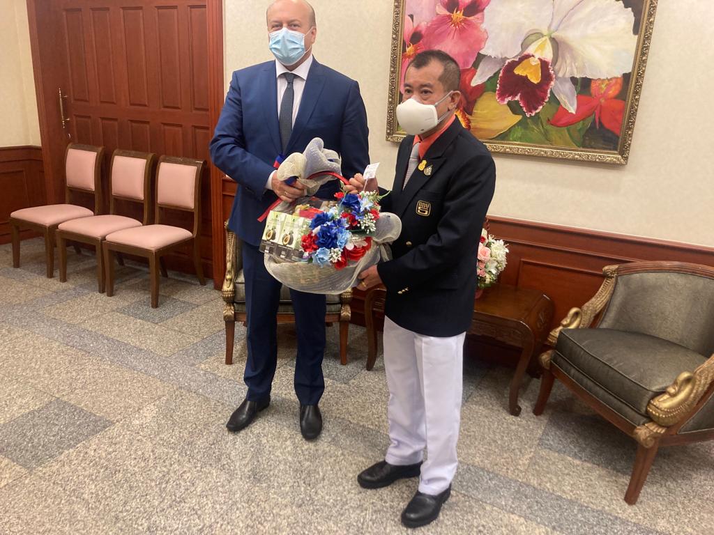RusEmbBangkok's tweet photo. 21 марта 2022 г. Посол России Е.Ю.Томихин принял делегацию телевизоонного канала сухопутных войск Таиланда Channel 5 во главе с директором, Генералом Рангси Китиянсапом.
https://t.co/OPEGtnhSpb https://t.co/4S2BjRkZ21