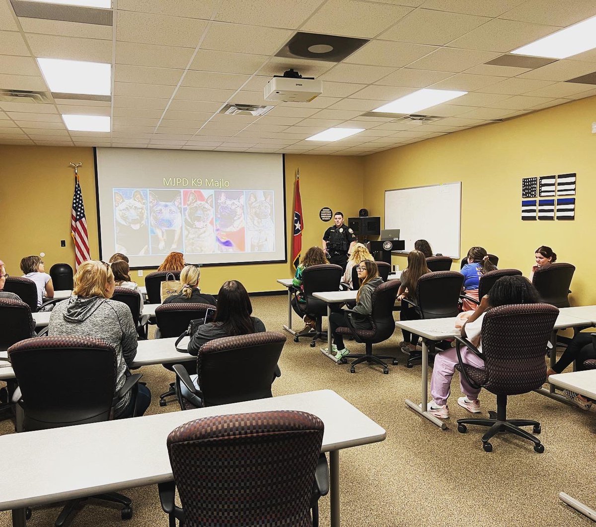 MtJulietPolice's tweet photo. We were glad to have Girl Scout Troops 1221 &amp; 1846 at headquarters this evening. They had a special presentation from Sgt. Barth about K9 Majlo and got to meet our four-legged partner, too. https://t.co/joym3A6rLu