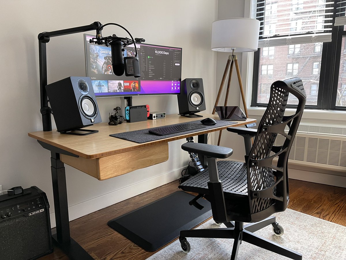 dinterpuni's tweet photo. Should I make a #desksetup video? https://t.co/5sKpwcN7X3