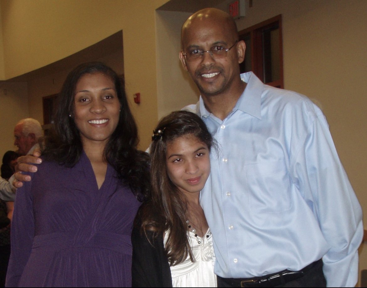 NicolRHoward's tweet image. Yelling happy birthday to our kind, beautiful, and brilliant, baby girl! 🎉 My goodness how time flies. We love you!