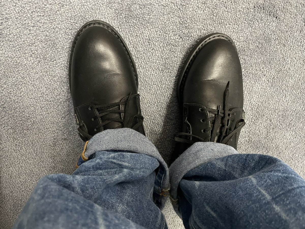 htsuno's tweet photo. そういえば半年くらい履いてなかったゴアテックスポストマン。
サイズが少しきつい(普段のサイズで買ったのでゴアテックス分少し)ので履く機会が減ってたけど、久々だけどそんなにきつくはないかも？

#redwing
#postman
#goretex
#diesel
#dmcas https://t.co/DnOTGCTvIl