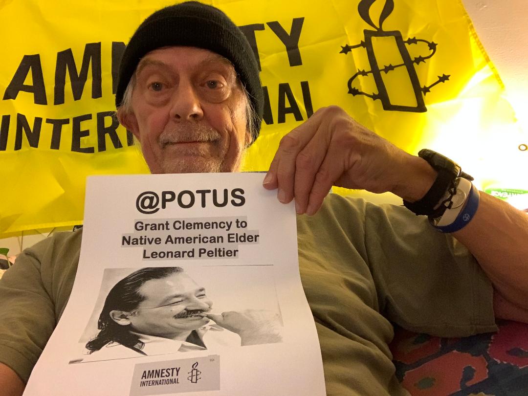 Dear @POTUS we continue to urgently call on you to #FreeleonardPeltier #ClemencyNow in the name of #Justice #HumanRights #INDIGENOUSRIGHTS

The time is NOW!