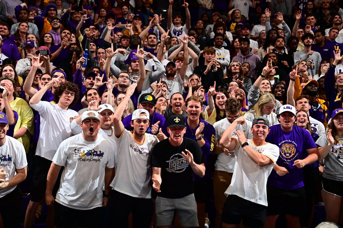 joeschwartz25's tweet photo. Tiger fans, wish we could have gotten the job done tonight, but we came up short. Thank you for everything this season. Thanks for embracing our program and supporting us. What we are trying to build here is not possible without  you. This is just the beginning!
#GeauxTigers 🤍 https://t.co/ezQg9BcLEA