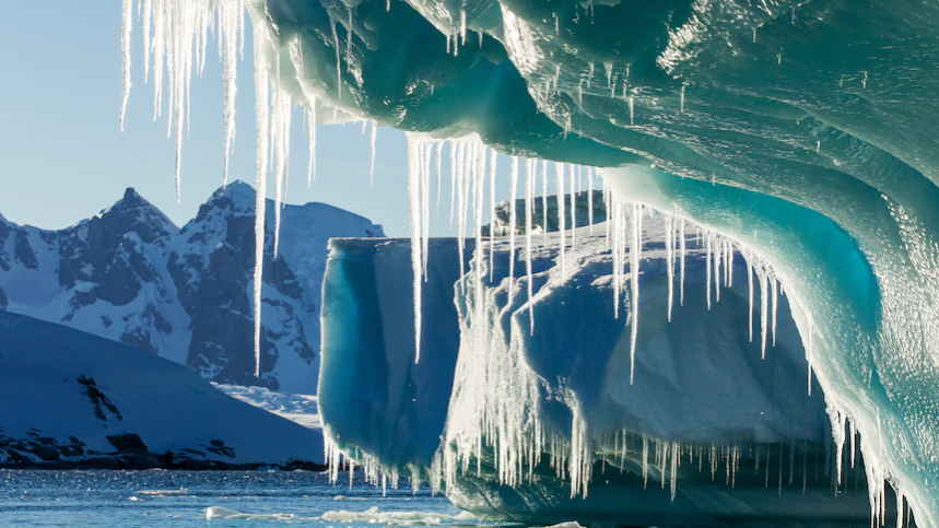 ABCscience's tweet photo. Antarctic and Arctic heat records have been smashed, with temperatures hitting 'unthinkable' highs at both of Earth's poles on the weekend. 

What's going on?

https://t.co/Yyvh8aeAzz @nkilvert https://t.co/n1EU3pOMvE