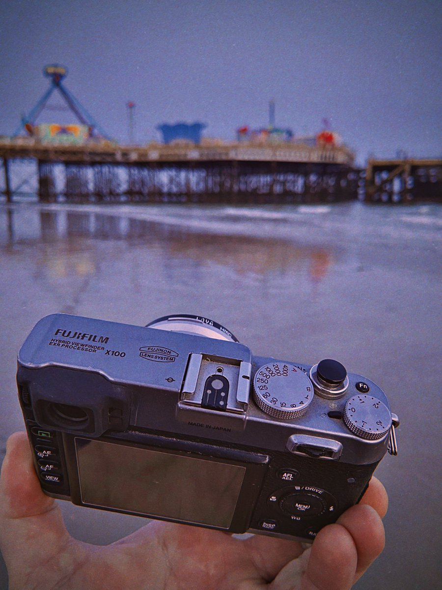 Going strong the #Original <a href="/FujifilmUK/">FUJIFILM UK & Ireland</a> #fujix100 out on #southsea beach, #Portsmouth . . . 

#fujifilm #FUJICHROME #beachlife #SunsetBeach #goldenhourphotography #bluehour #cameras #cameraporn #goodlife #southcoast #TravelTuesday #100daysofwalking #happyplace
