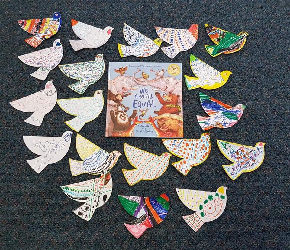 Harmony Day 2022 celebrating diversity and doves of peace ... collaborative artwork underway...🧡🕊 <a href="/ThomasAcresPS/">ThomasAcresPS</a>