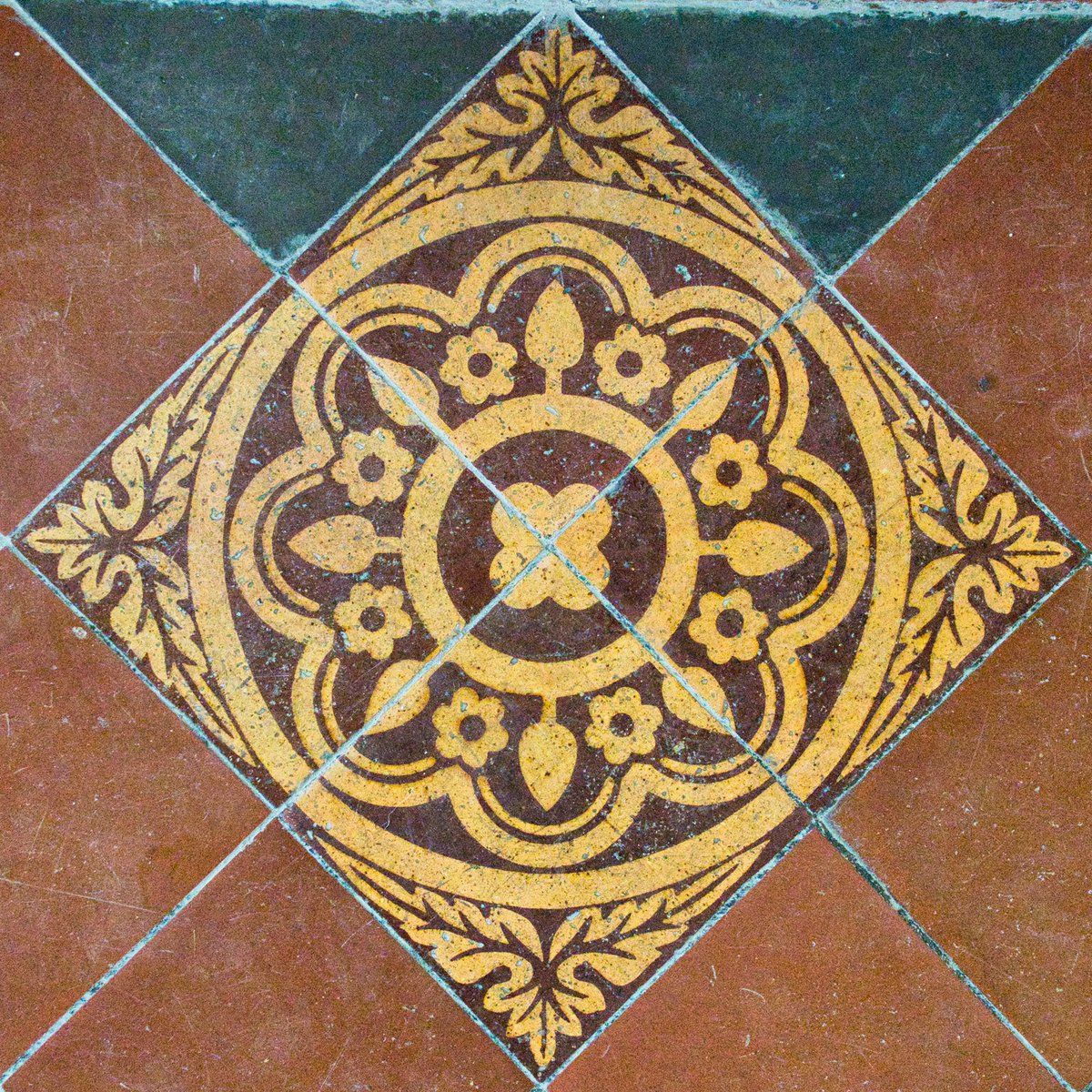 DevonChurchLand's tweet photo. Lovely tiles from Lamerton for #tilesontuesday, or is it #tilestuesday… https://t.co/z8xtVCkZ2C