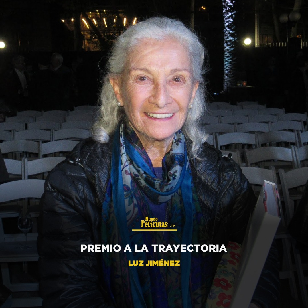 MundoPeliculas_'s tweet photo. De lo más emotivo que dejaron los @PremiosCaleuche 🎭 Un reconocimiento a la gran trayectoria de la actriz Luz Jiménez 👏🏻 #LuzJimenez https://t.co/sgKrs9xGMH