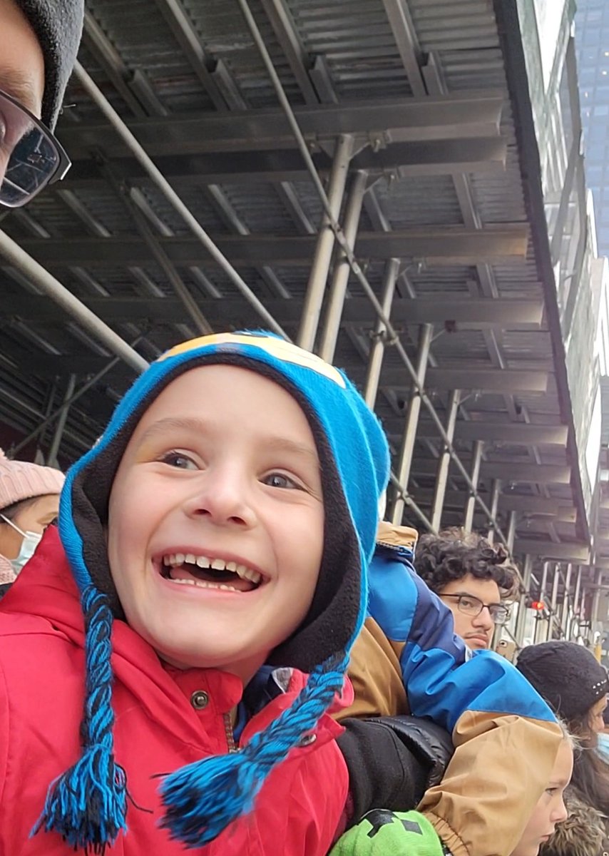 TankaStreams's tweet photo. Hey @SonicMovie I noticed you've been replying to people on here, my son is a HUGE fan! Could you say what's up to Ethan? Here he is when he saw your balloon at the Macy's Thanksgiving Day parade. https://t.co/hdl7nRTZCY