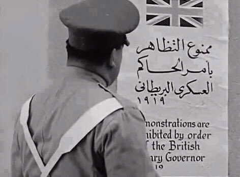 CheChaos's tweet photo. اللي جيوبه نخرها السوس
راضي تملي يعيشها كابوس
كائن ساذج مش متوقع
مش موجود لدماغه قاموس
قاطع ودنه ف كل مصيبة
وقت الهايفة بيدي دروس
اصل حياته زي زريبة
اللي سايقها بقر وجاموس
ماشي مبلم امره مسلم
واللي بيسرق قوته لصوص
متحددله ف ايه يتكلم
متقدرله يموت مخروس 🤐🔽 https://t.co/kpUPN3gLOy