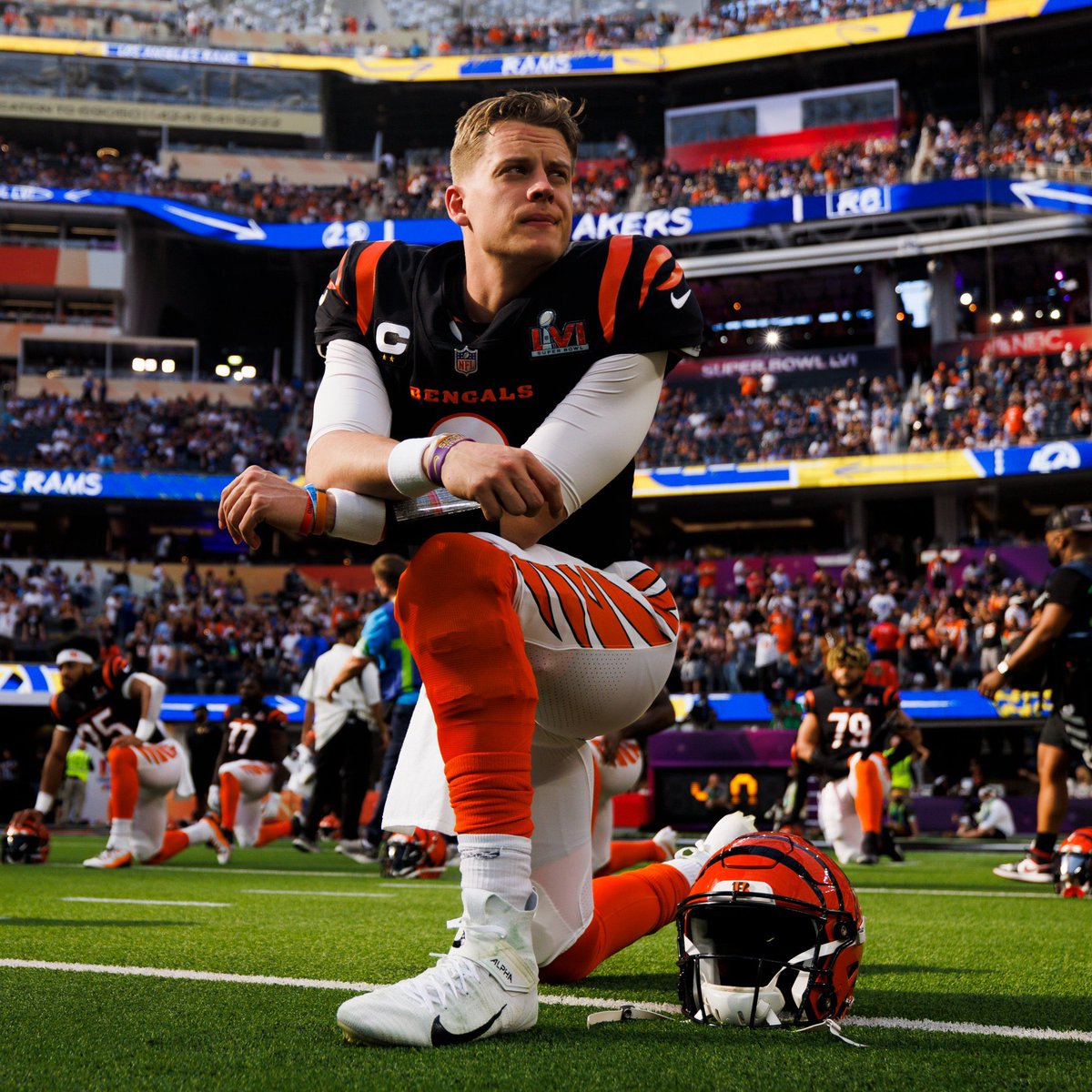 StripesCincy's tweet photo. Joe Burrow appreciation tweet https://t.co/7BqQLSvOOd