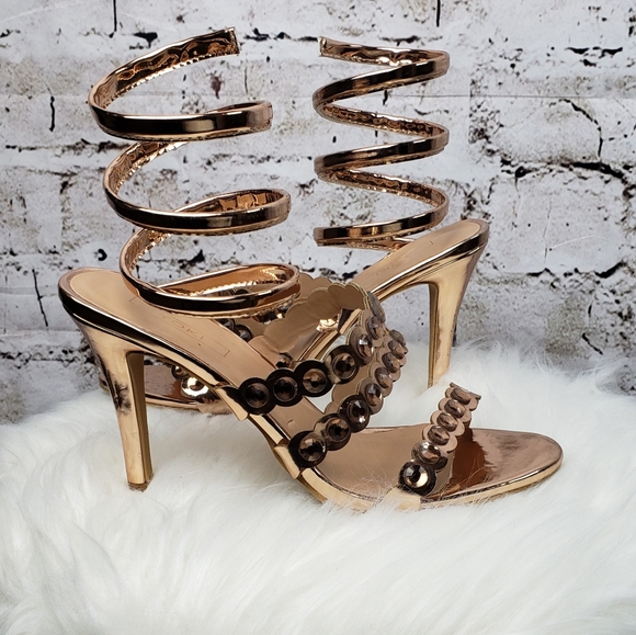 So good I had to share! Check out all the items I'm loving on <a href="/Poshmarkapp/">Poshmark</a> from <a href="/radames40003789/">413radames😈</a> #poshmark #fashion #style #shopmycloset #lusciouscream #yoki: posh.mk/TPhW0bB2Aob