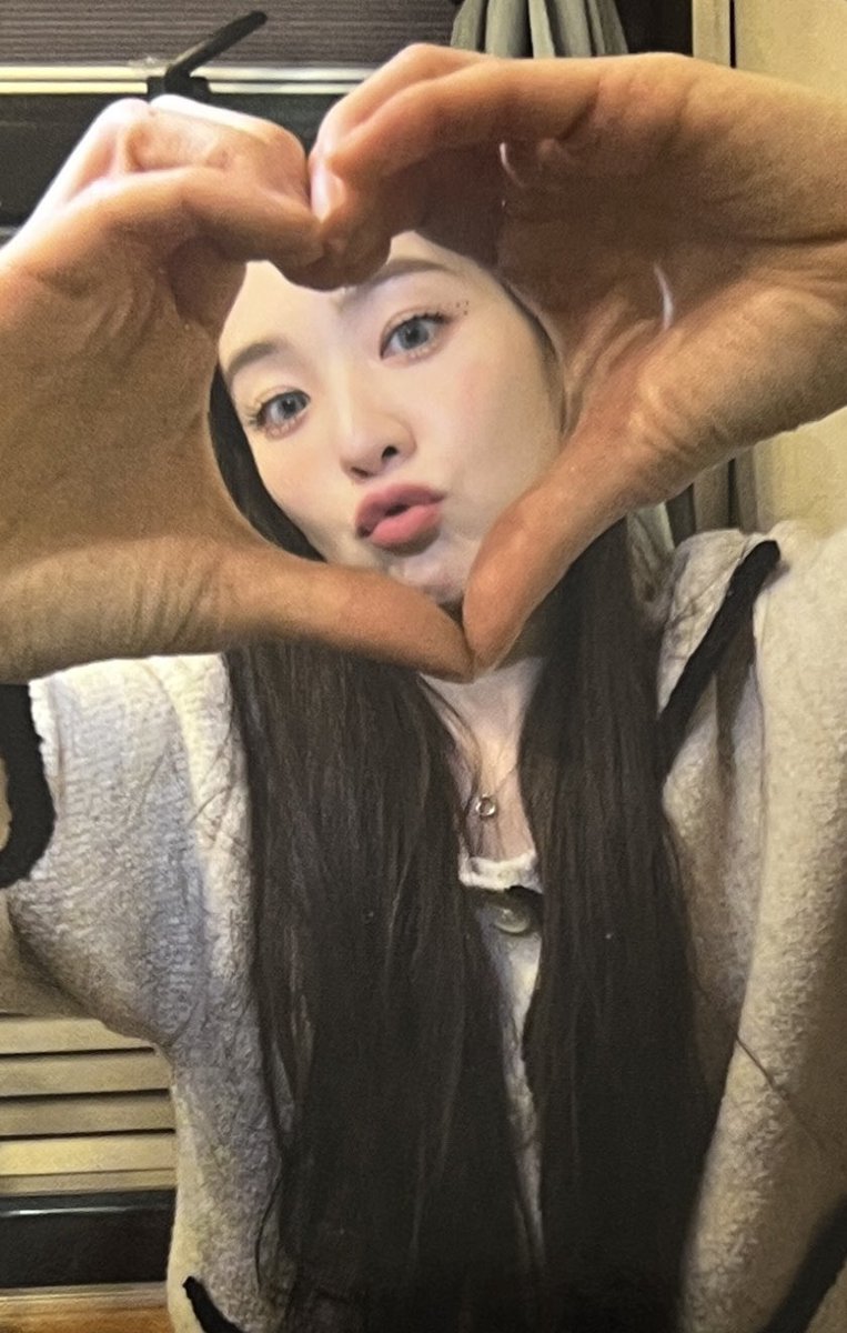 rv_album_0801's tweet photo. 레드벨벳 Feel My Rhythm 아이린 https://t.co/cLnlCCDOEL