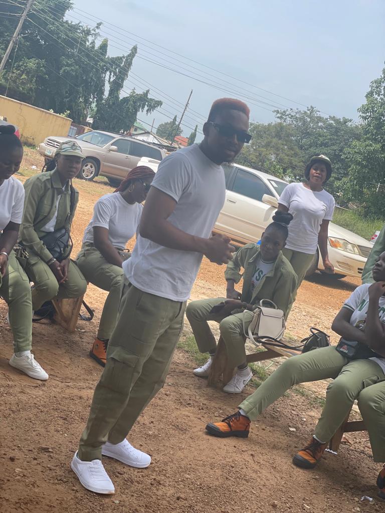 DonMeni_'s tweet photo. Now you see how the thing goes. Special greeting to those corp members getting ready to pass out sometime in April 2022. 

#nysc #passingoutparade #pop #april #allowee #fg #corper #Trending https://t.co/qmkChQV6Vs