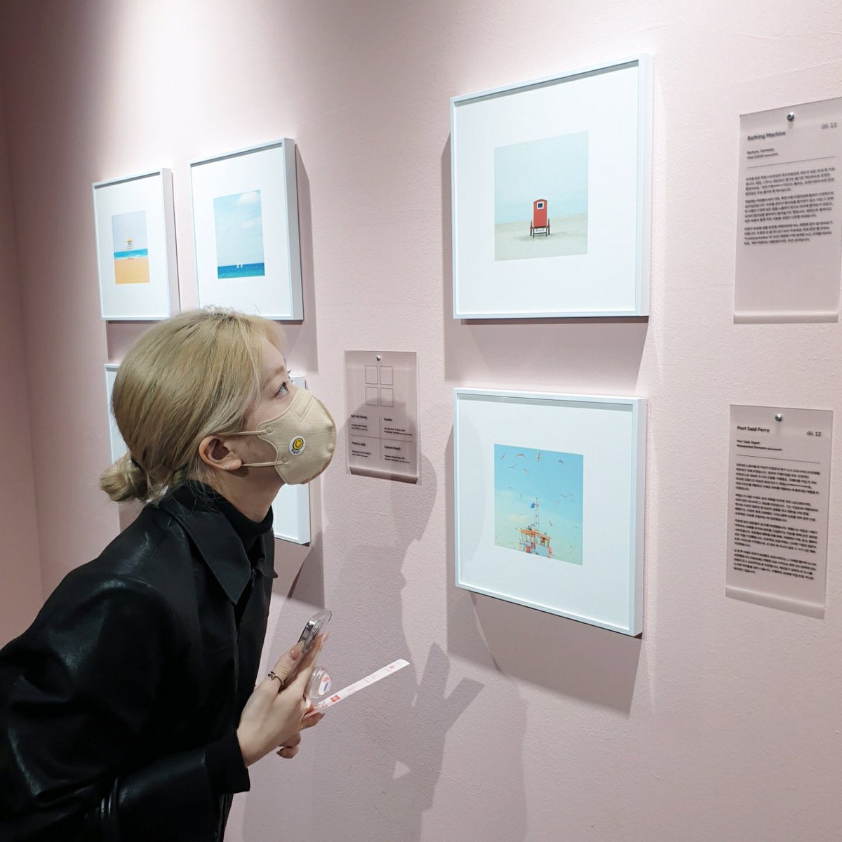 thekimlip's tweet photo. Art slash photography exhibishun shenanigans. 🧚‍♀️ https://t.co/x0DrhuwjGb