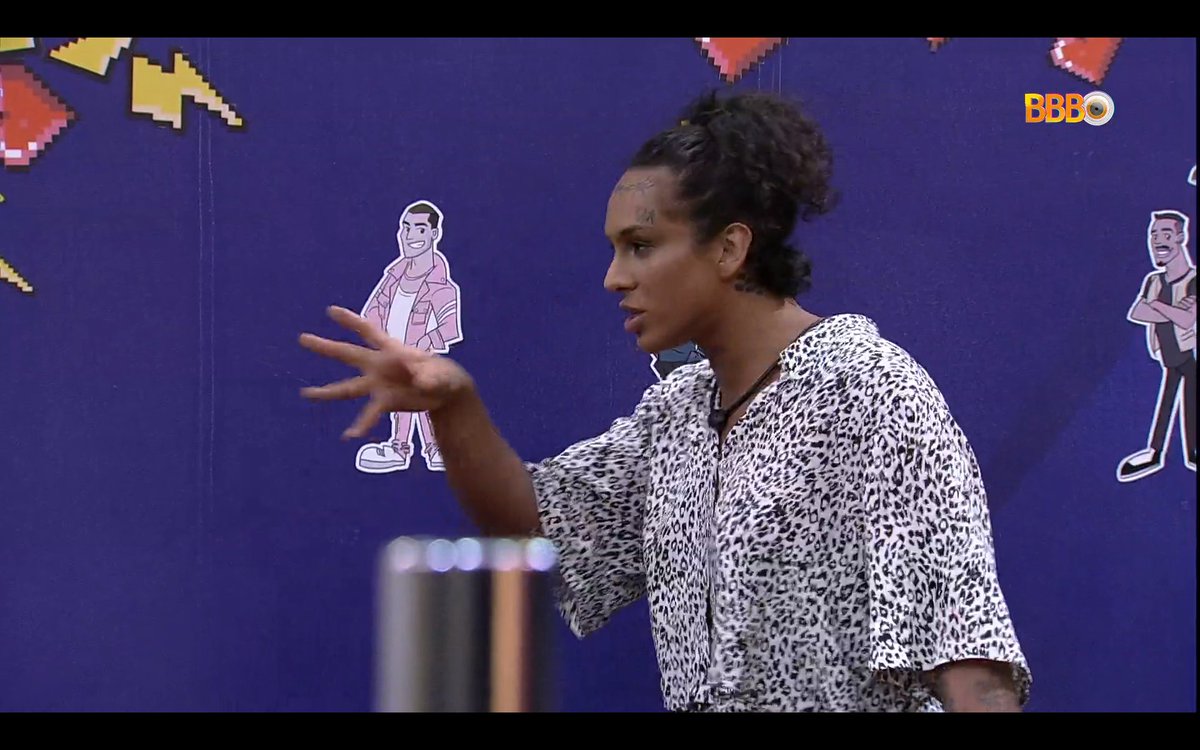 "Sinto que o Arthur veio muito montado que nem quando ele fala da esposa dele. Que quando ele fala uma coisa a esposa pega o que disse e faz uma investigação sobre o que foi falado e vejo ele fazendo exatamente isso aqui." (Lina) #BBB22