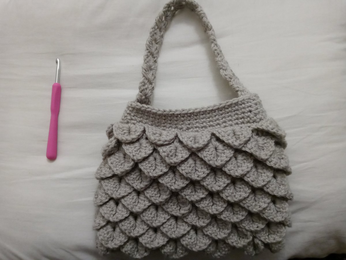 RaquelMebane's tweet photo. Well the Crocodile Stitch Bag is done.
What do you think???
#crochet 
#crocheting 
#crochetbag 
#crocodilestitch 
#raquelselegantbeauties 
#raquelscrochet https://t.co/l8qANN2PRb