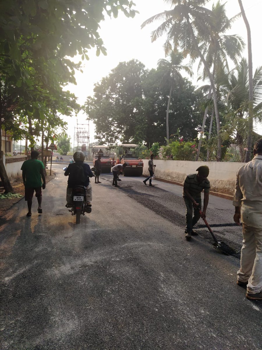 SmtJMOfficial's tweet photo. As promised during the election campaign, the hot mixing of the road from St. Paul market to Amaralwaddo was carried out along with 3 internal roads in Amaralwaddo which lead to the main road. 

I thank @drpramodpsawant for his constant support towards a #DevelopedTaleigao. https://t.co/EZAnVX2yMe