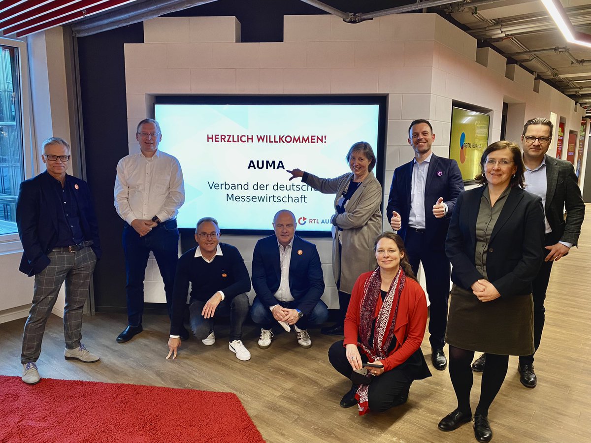 Wertvolles Meeting beim <a href="/AUMAeV/">AUMA e.V.</a> in Berlin: Wie lief der Start in den Messefrühling? Wie verstärken wir unsere Präsenz als Branche? Und das Wichtigste:
Wie organisieren wir die Unterbringung ukrainischer Kriegsflüchtlinge in unseren Messezentren? #ReExperienceLive #Auma #ukraine